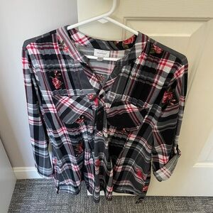 Avenue Women’s Black and Red Plaid / Floral 3/4 Button Down Shirt size 14/16